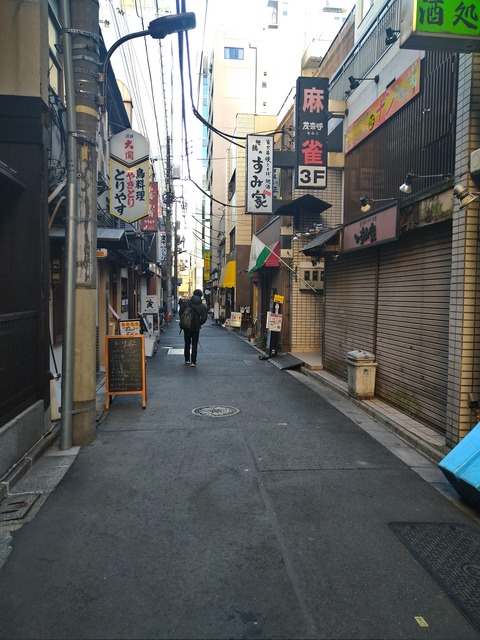 虎ノ門裏道の朝