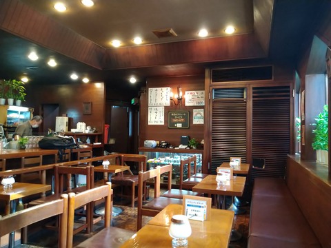 店内右