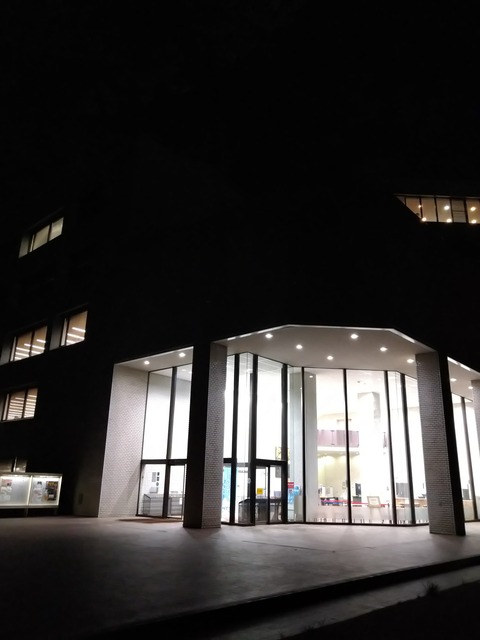 東京都立中央図書館