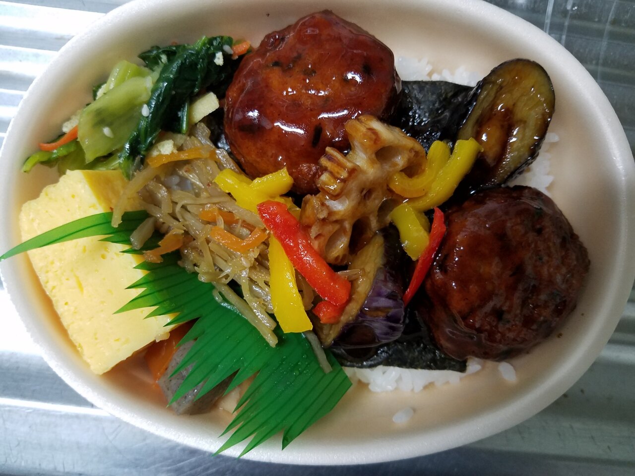 ほっともっとの 彩 豆腐ハンバーグと野菜の照りだれ弁当 と 全部のせのり弁当 まんてんブログ