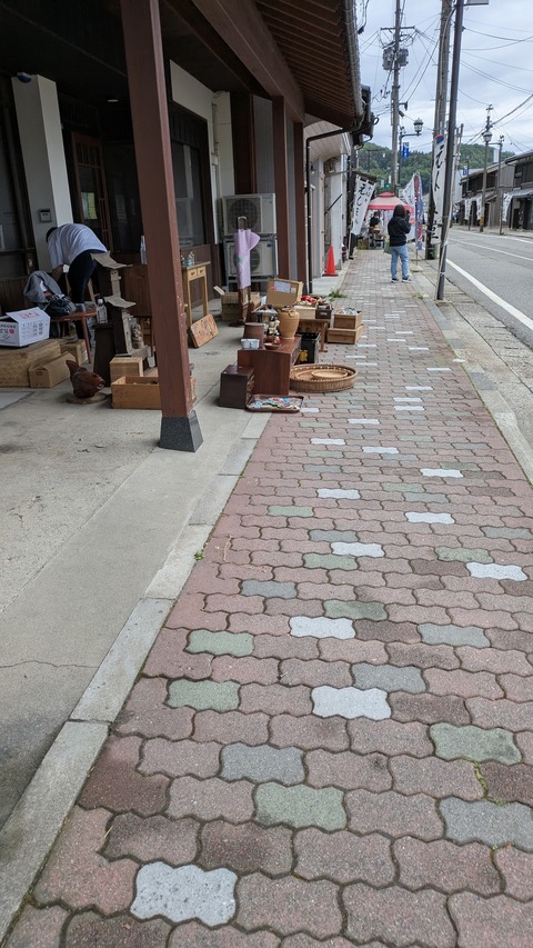 1000018699