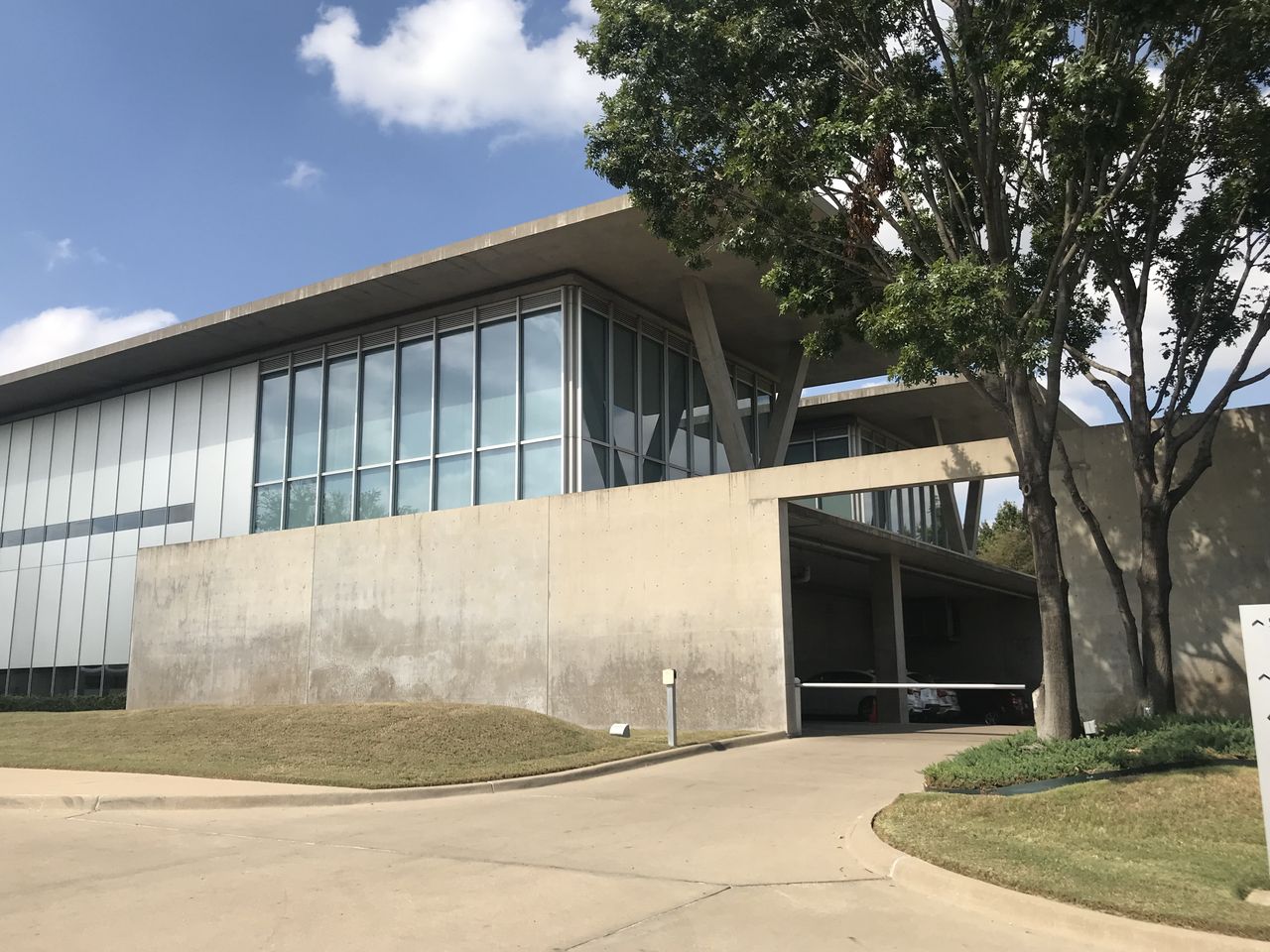 ダラスの有名建築 不動産コンサル猪俣淳 猪俣淳の不動産投資にまつわる１００の話 プラス