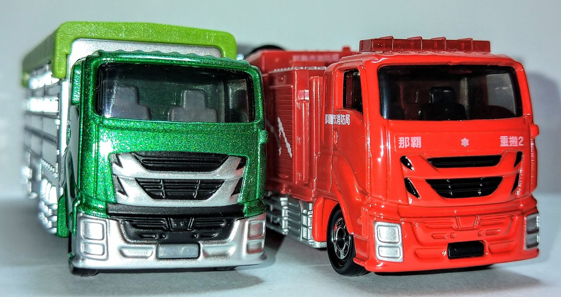牛さんたちをのせていろんなところへ 家畜運搬車です ミニカーをもっと楽しむブログ