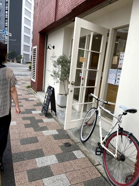 EFMbRsqBTC-v7t9WGBevrA