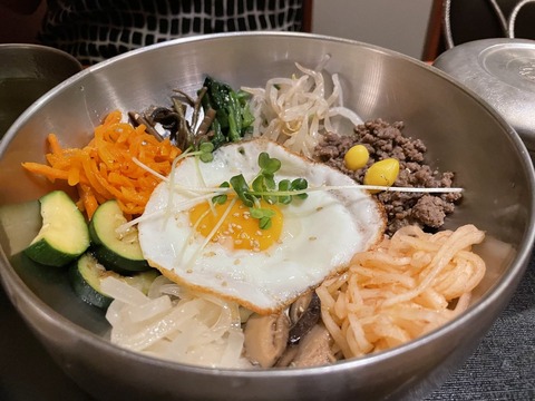 EzKqgs2IQ_6j1BXt2x5Mkg