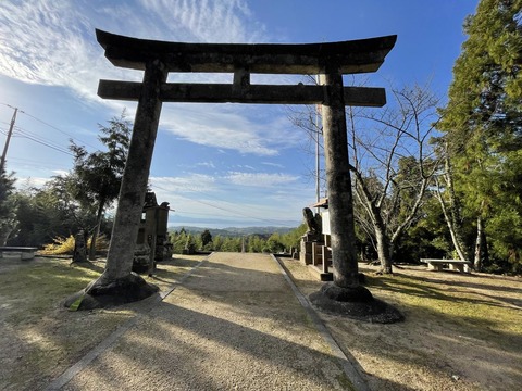 AYQTFGI4T8eYFqWqbZCt7Q