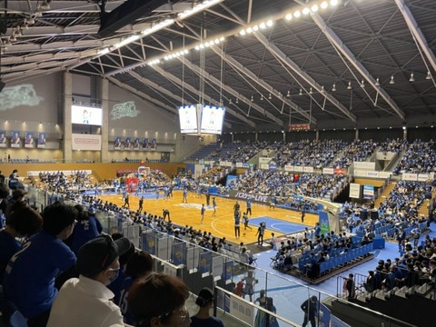 2mvqL_WjTOakxTT2QegZAw