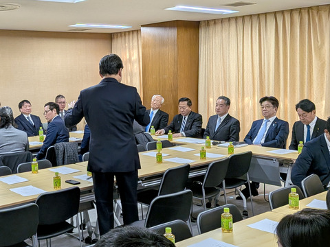 PXL_20251211_023127374