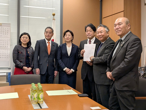 PXL_20251128_063307228