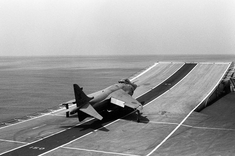 FRS.1_ski-jump_take-off_HMS_Invincible