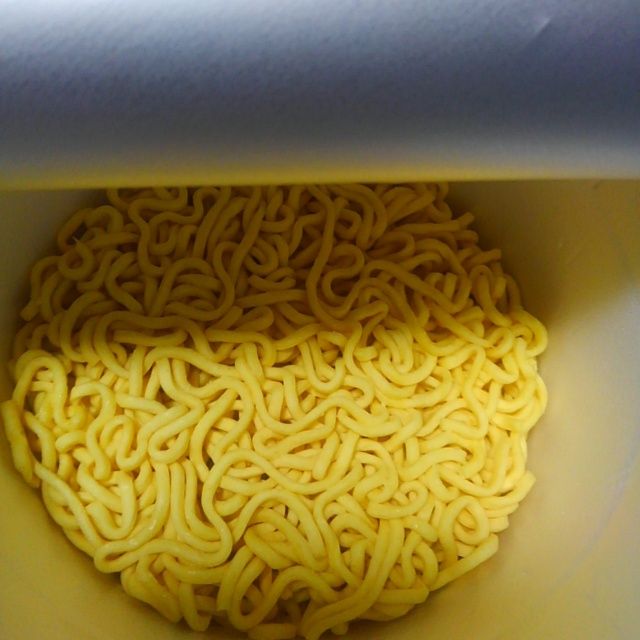 エースコック スーパーカップ１ ５倍 コレスキキング マヨみそバター味ラーメン 世界一インスタントヌードル 仮