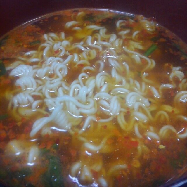 響 宮崎辛辛麺 3食入 世界一インスタントヌードル 仮 響 宮崎辛辛麺 3食入 世界一インスタントヌードル 仮