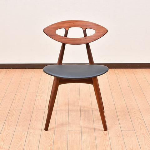 北欧のシャレたデザイナーチェア。「目の椅子」