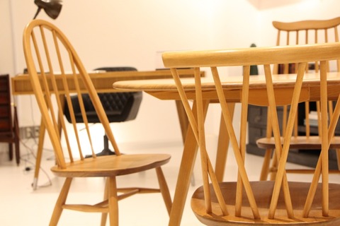 女性の人気アイテム！！英国ヴィンテージ『ＥＲＣＯＬ / アーコール』