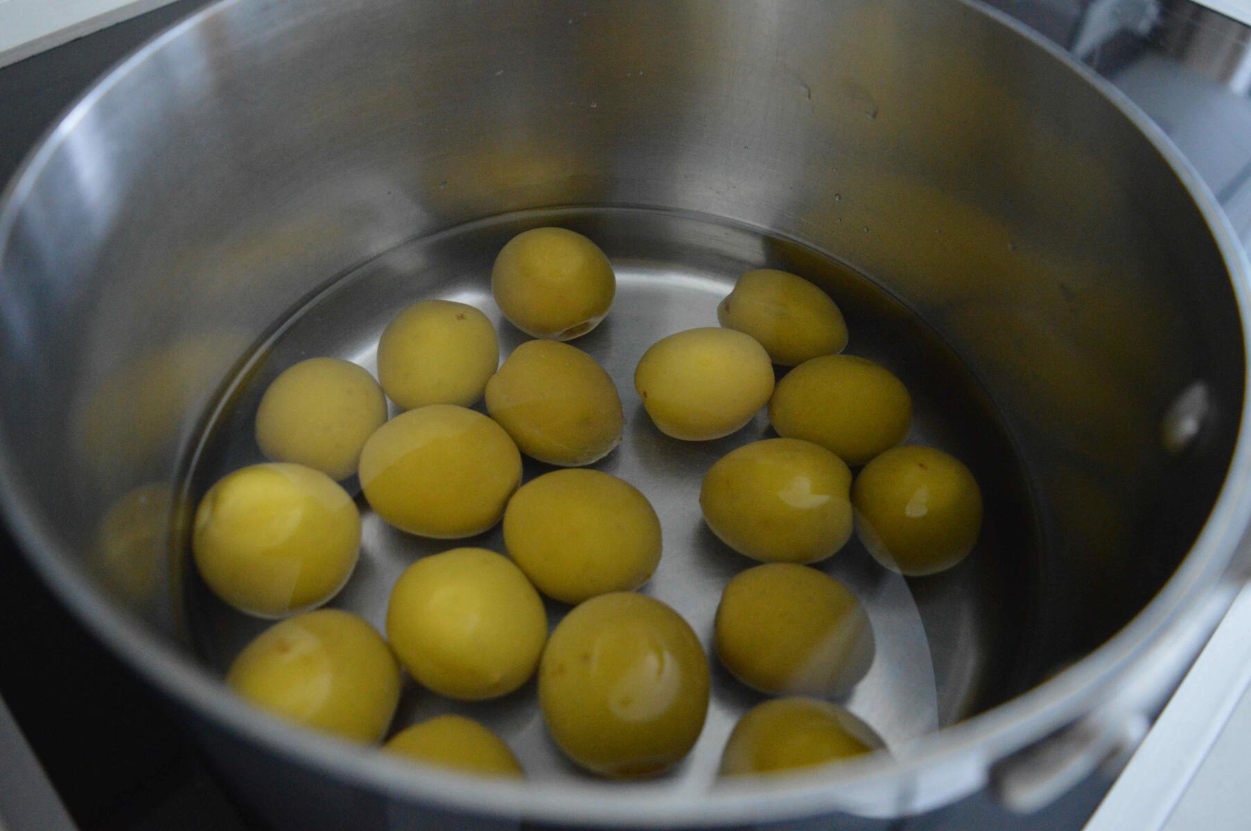 青梅煮と蜂蜜漬け 花宴の台所便り 青梅煮と蜂蜜漬け 花宴の台所便り