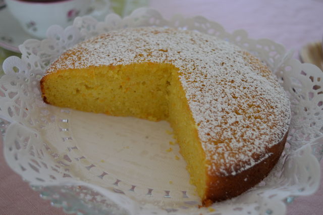 オリーブオイル アーモンド オレンジのケーキ 花宴の台所便り オリーブオイル アーモンド オレンジのケーキ 花宴の台所便り