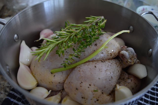 鶏と新ニンニクの蒸し焼き 花宴の台所便り