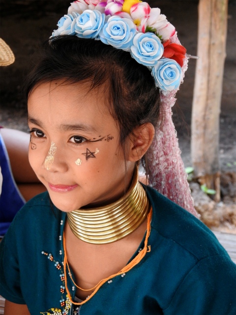 首長族の村で出会う不思議な美少女たち タイ チェンマイ 世界の街散歩 J Aimerais Voyager A L Etranger