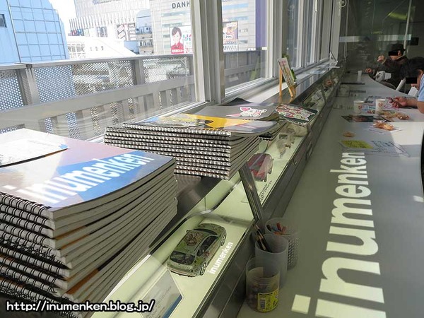 n_st_58(秋葉原「献血ルーム_(akiba:f)テーブル