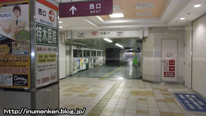 n_s_182(深夜の足立区・竹ノ塚駅の構内
