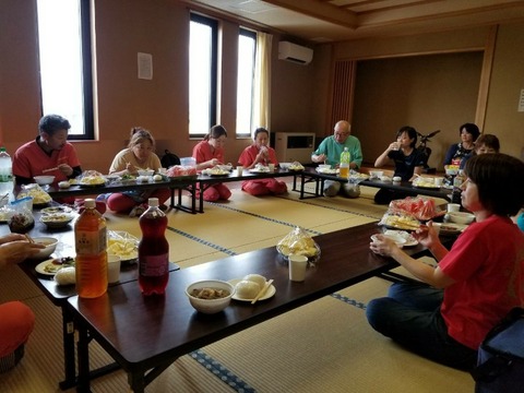 1570280385532-800x600