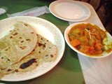 パラタと野菜のサブジカレー