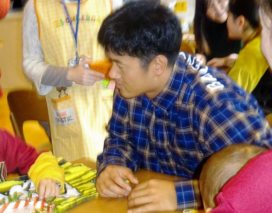 楽天・銀次 病気と闘う子供たちを激励「みんなのパワーを信じて来年優勝したい」 狗鷲タイムス