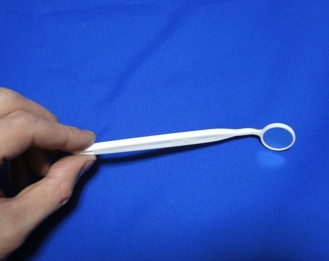 口内鏡を改良して目薬を楽に差す裏技 発明 実用新案 アイデア 自作 Diy ハンドメイド 口内鏡を改良して目薬を楽に差す裏技 発明 実用新案 アイデア 自作 Diy ハンドメイド