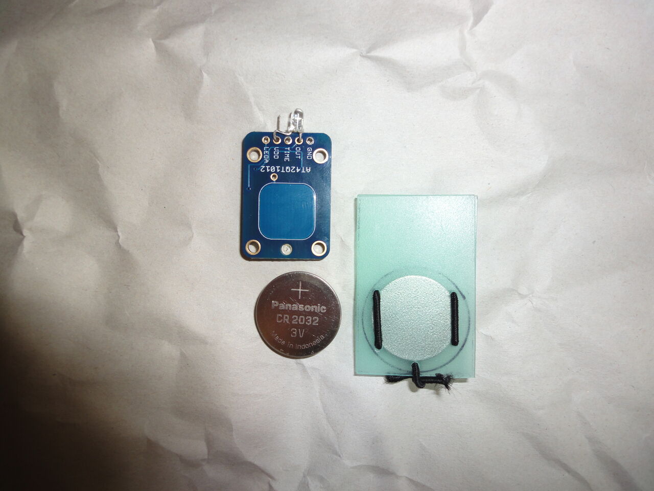 プラ板製のコイン・ボタン電池ホルダーを製作しました。 : 発明・実用新案・アイデア・自作・DIY・ハンドメイド
