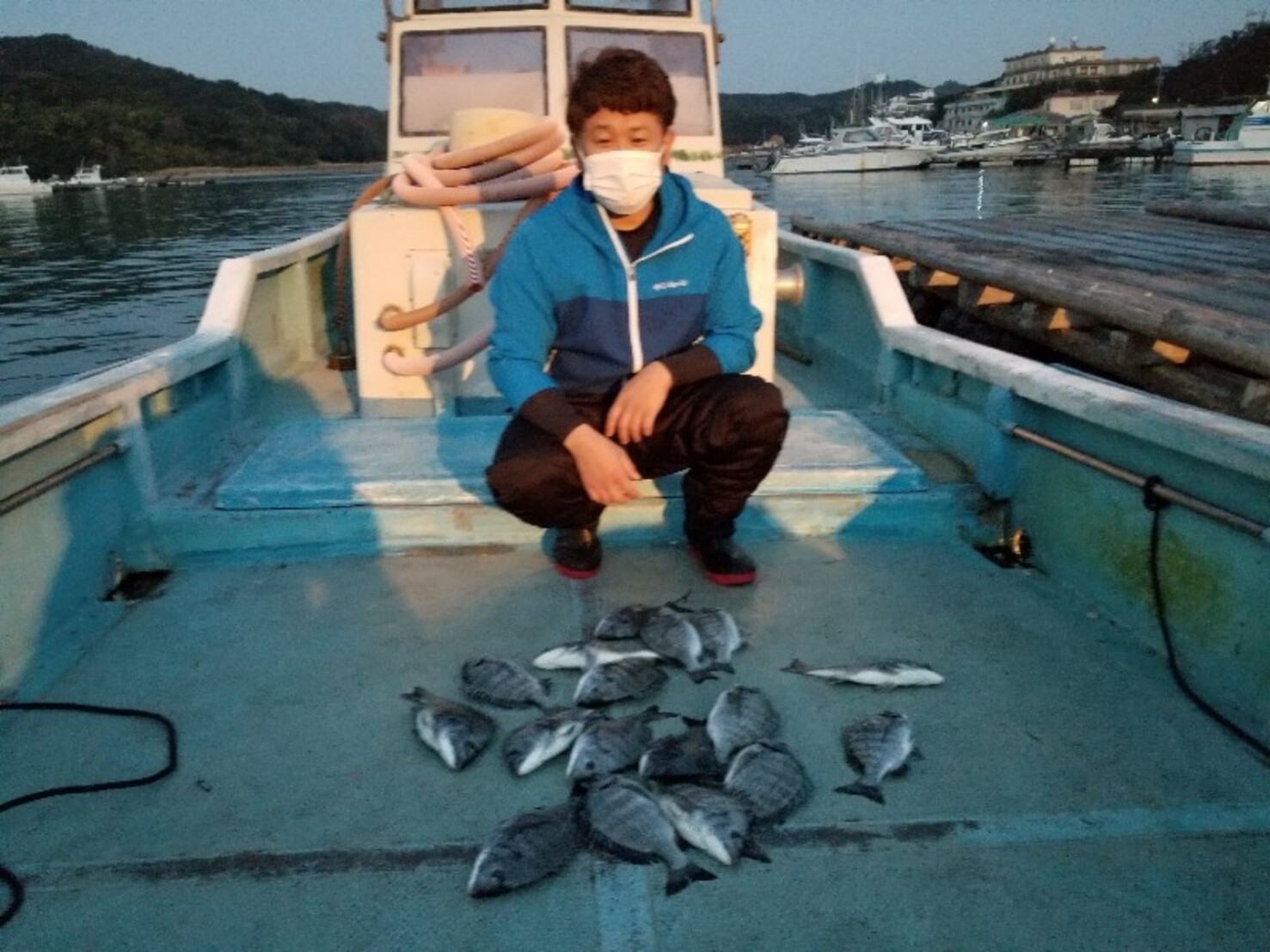 竿舞会no 104 三木浦の越冬真鯛 筏 カセの短竿大型五目釣り １１月中盤戦 東紀州 短竿大型五目 竿舞会