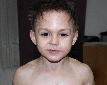 2014y06m01d_133133666