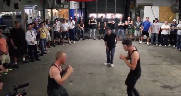 流出動画 アメリカのアンダーグラウンド ファイトクラブ の喧嘩の模様 Fbネタ速報 地下ver