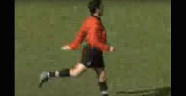 爆笑動画 挙動が面白すぎる伝説の 踊る サッカー審判 Fbネタ速報 地下ver 爆笑動画 挙動が面白すぎる伝説の 踊る サッカー審判 Fbネタ速報 地下ver