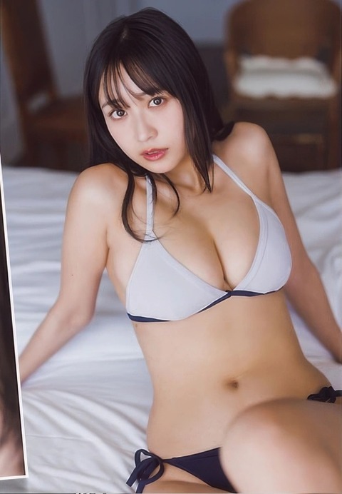 溝端葵ちゃん　無敵の笑顔、衝撃の美ボディ (12)