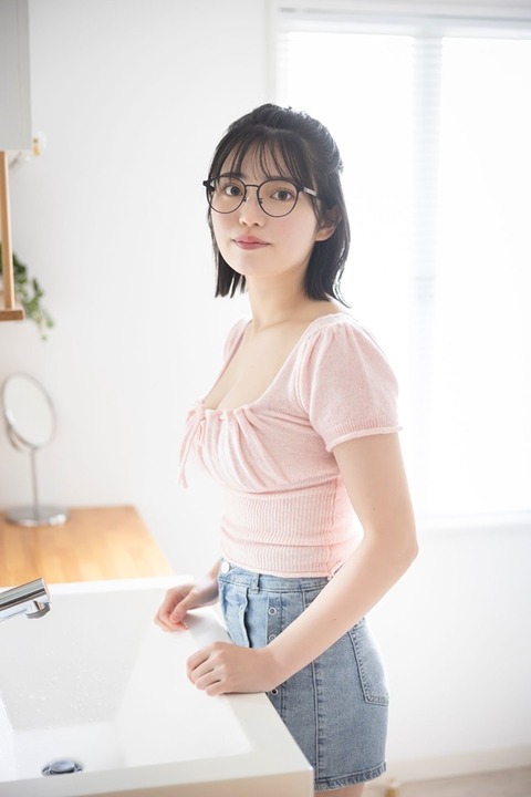 石浜芽衣ちゃん　手が届きそう (3)