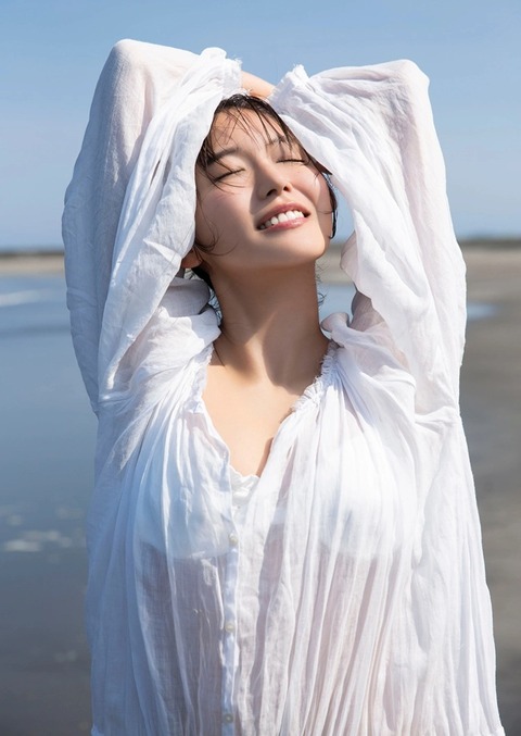 志田音々ちゃん　絶好調の癒やしボディ (13)