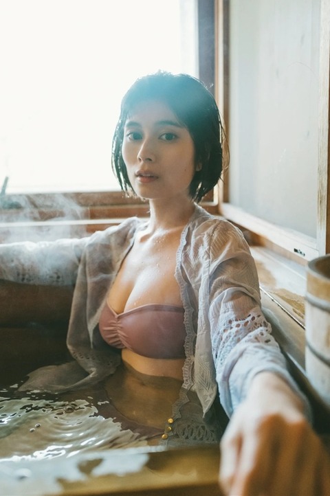 大久保桜子ちゃん　射抜くように美しい (15)