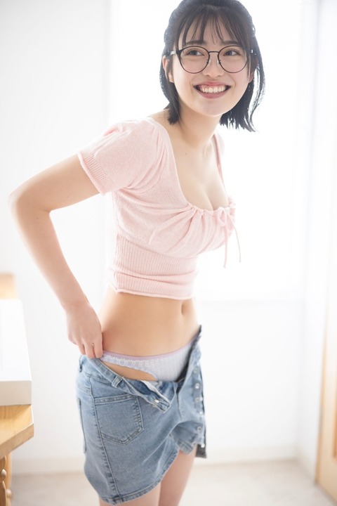 石浜芽衣ちゃん　手が届きそう (4)