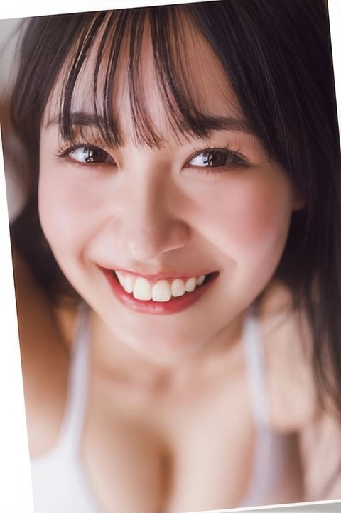 溝端葵ちゃん　無敵の笑顔、衝撃の美ボディ (11)