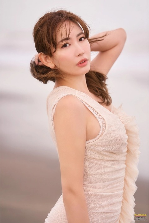 小嶋陽菜ちゃん　圧倒的マドンナ！ (20)