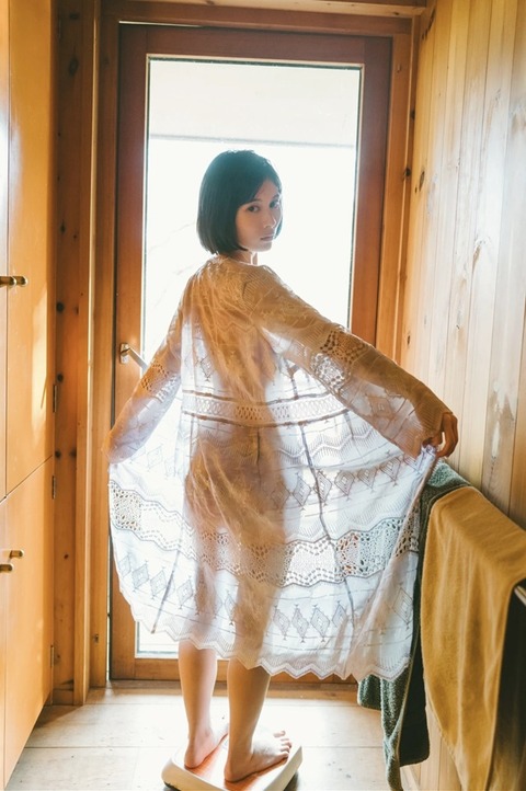 大久保桜子ちゃん　射抜くように美しい (11)