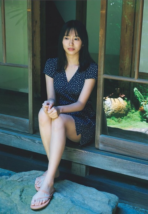 志田音々ちゃん　幼い色気 (5)