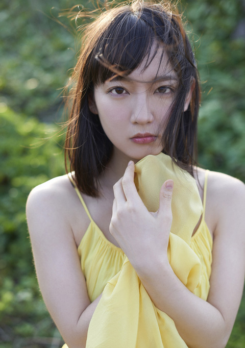 吉岡里帆　水着・グラビア画像ⅩⅩⅩⅡ (10)
