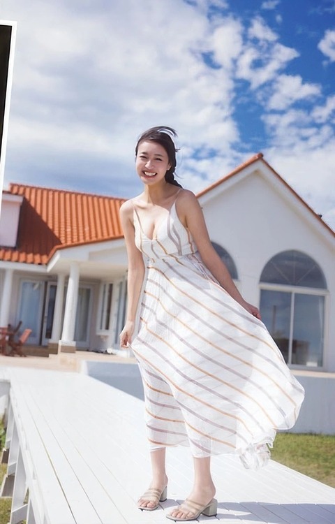 溝端葵ちゃん　無敵の笑顔、衝撃の美ボディ (7)