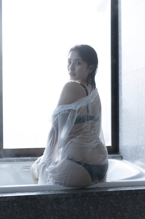 大和田南那ちゃん　スイートルームでふたりっきり3 (4)