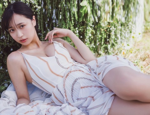 溝端葵ちゃん　無敵の笑顔、衝撃の美ボディ (5)