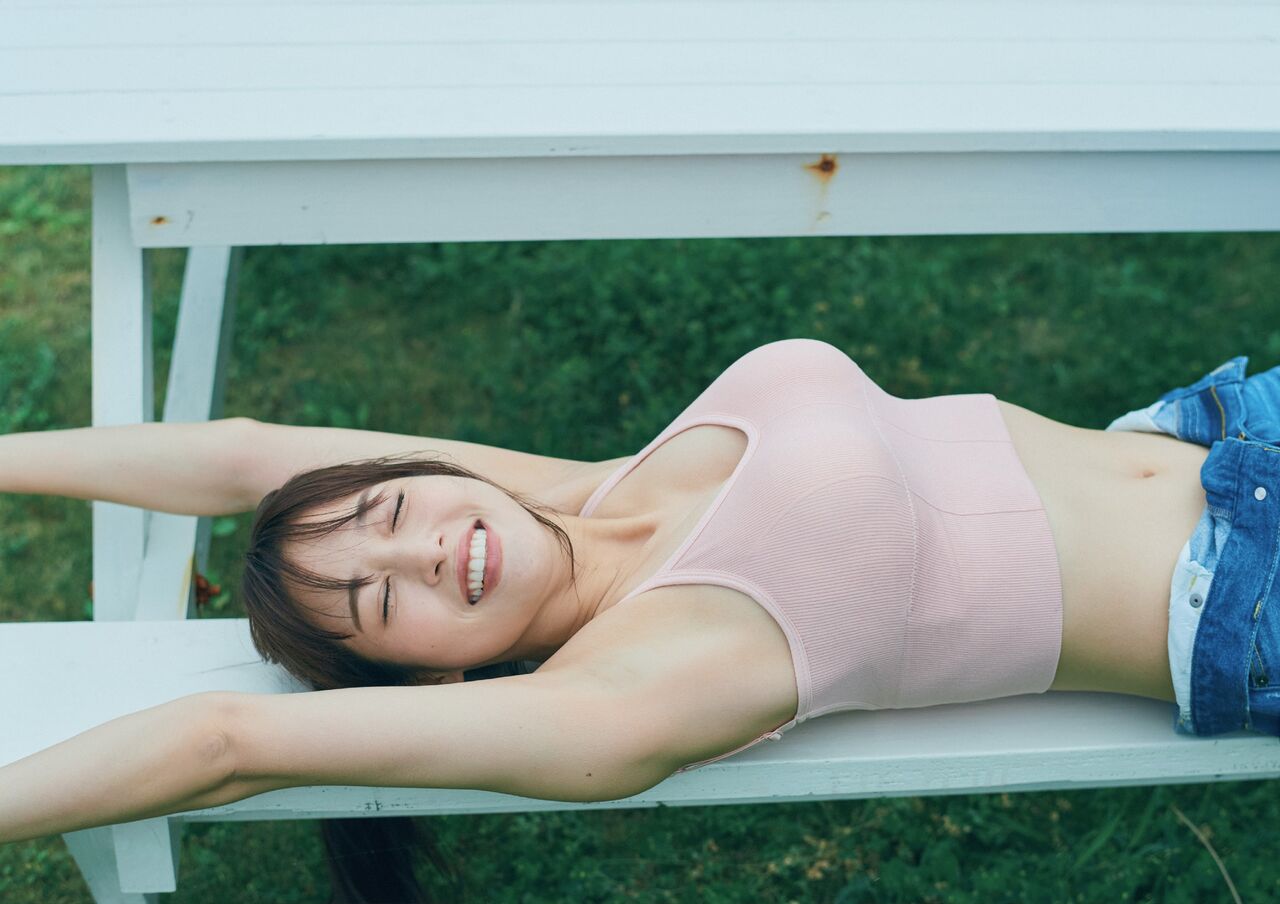 鷲見玲奈ファースト&ラスト写真集 『すみにおけない』