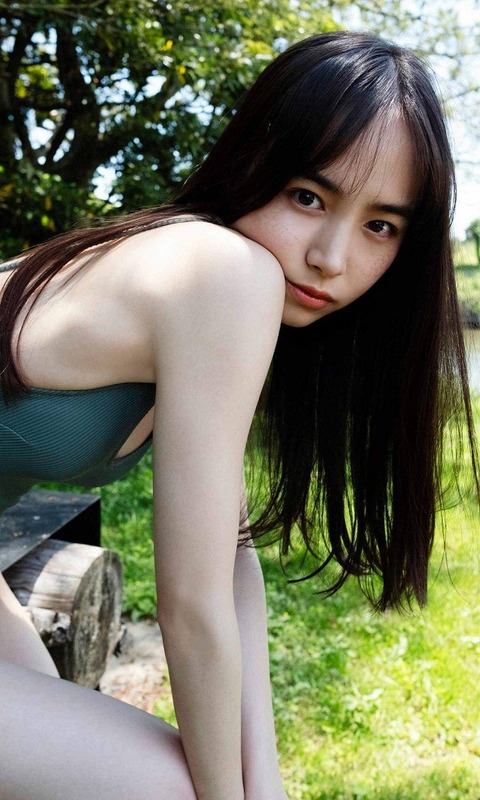 井桁弘恵　水着・グラビア画像5 (14)