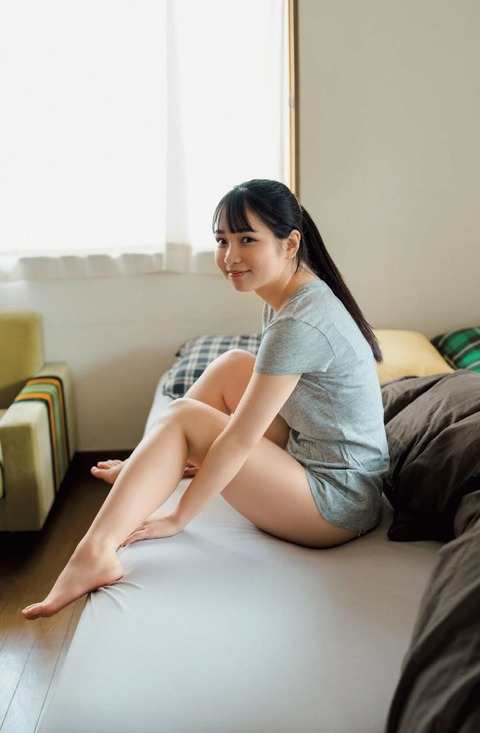 池本しおりちゃん　ミニマムグラマーの弾ける素肌 (5)