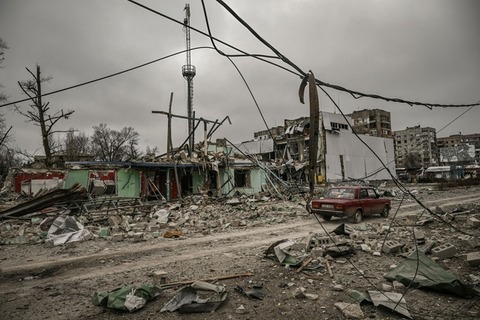 【戦場のそこかしこに遺体が散らばっている】ロシア、ウクライナ東部要衝に人海戦術、損失顧みず次々兵士投入 「まるでゾンビ映画だ」